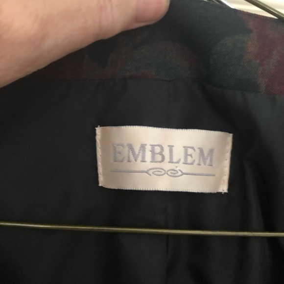 Emblem Button up Blazer - Picture 2 of 6